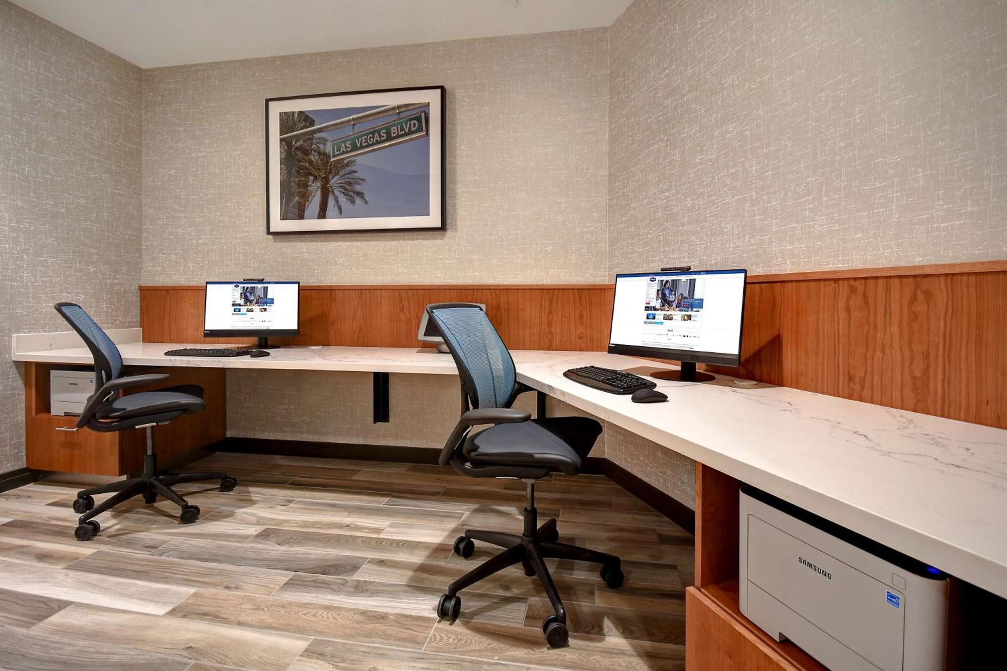 Home2 Suites By Hilton Las Vegas Convention Center - No Resort Fee Екстериор снимка