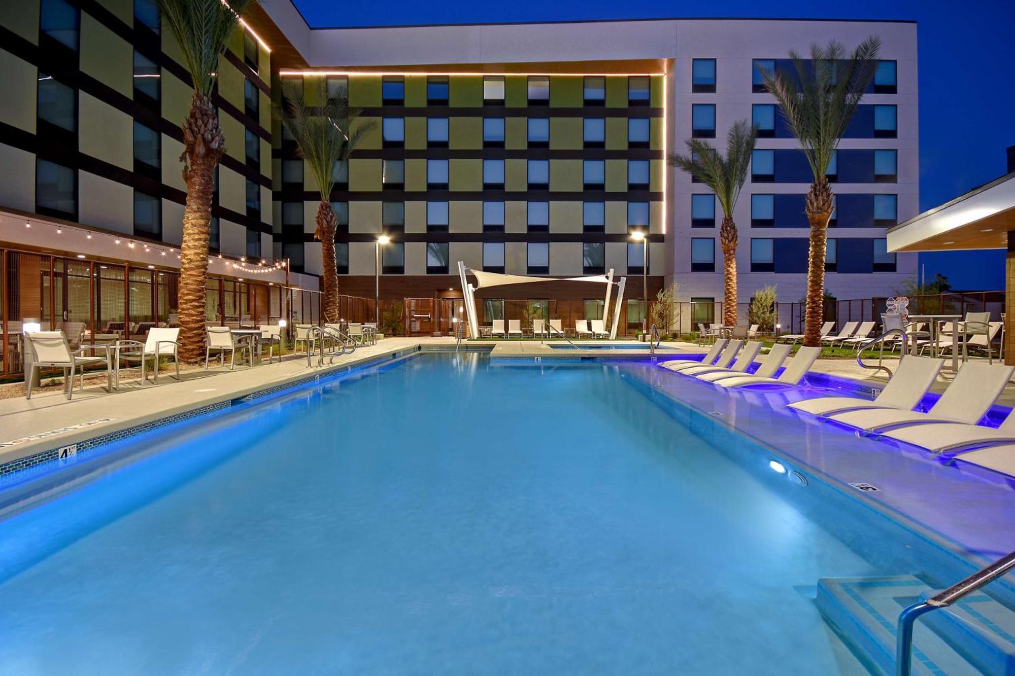 Home2 Suites By Hilton Las Vegas Convention Center - No Resort Fee Екстериор снимка