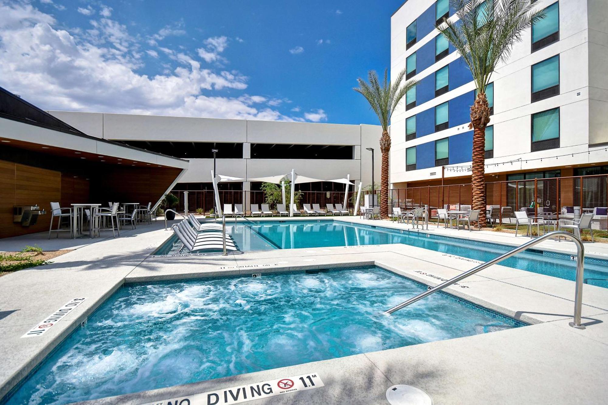 Home2 Suites By Hilton Las Vegas Convention Center - No Resort Fee Екстериор снимка
