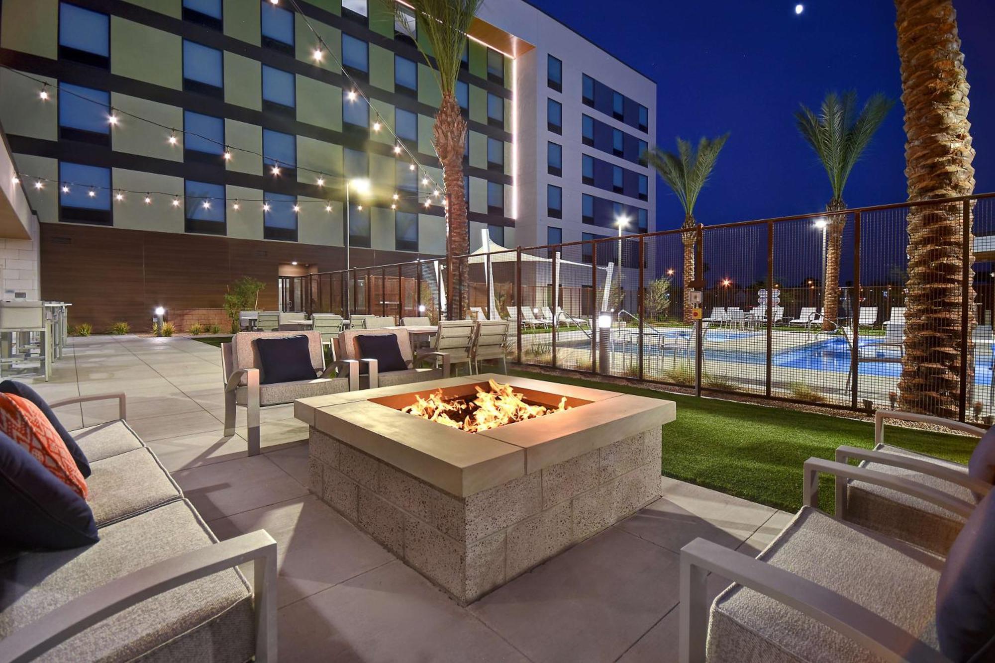 Home2 Suites By Hilton Las Vegas Convention Center - No Resort Fee Екстериор снимка