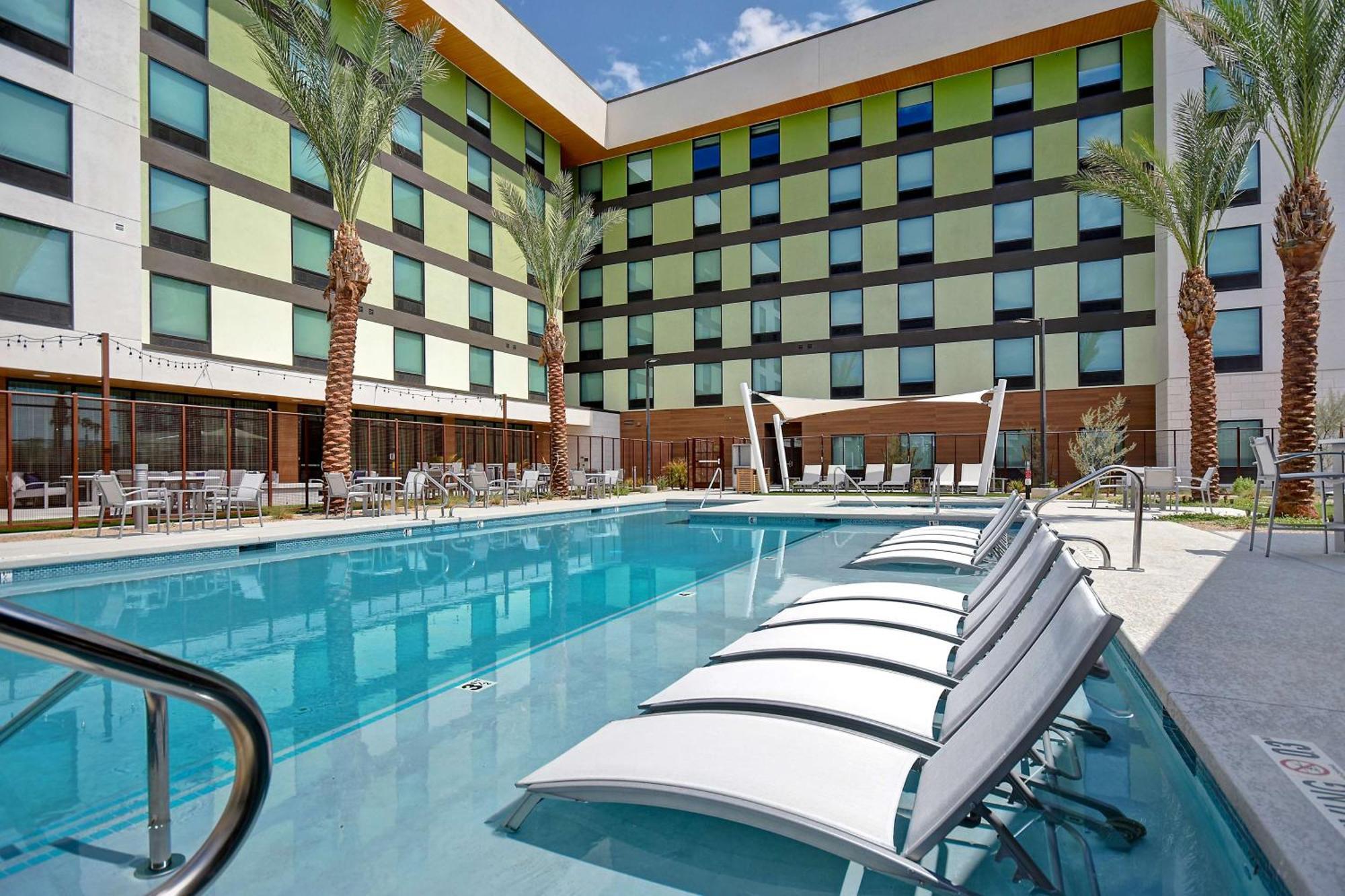 Home2 Suites By Hilton Las Vegas Convention Center - No Resort Fee Екстериор снимка